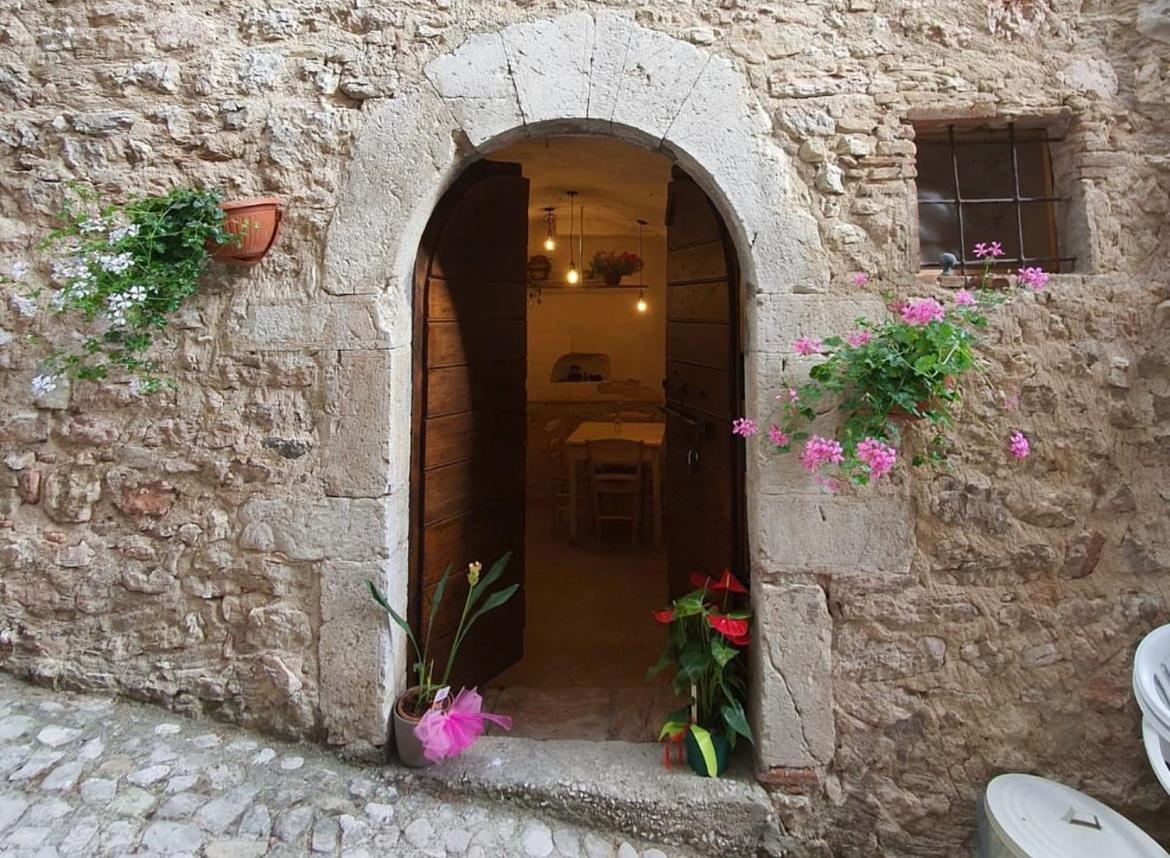 Il Borgo Di Cornillo Villa Meggiano Exterior photo